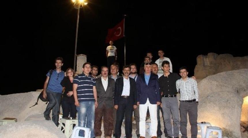 U&ccedil;hisar Belediye Başkanı S&uuml;sl&uuml;, Gazetecilerle İftar Yemeğinde Buluştu