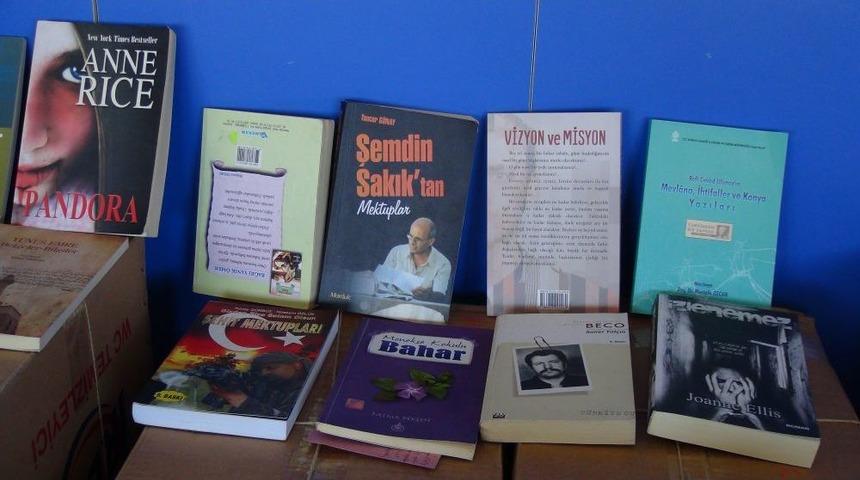 Emniyetten Bandrols&uuml;z Kitap Operasyonu