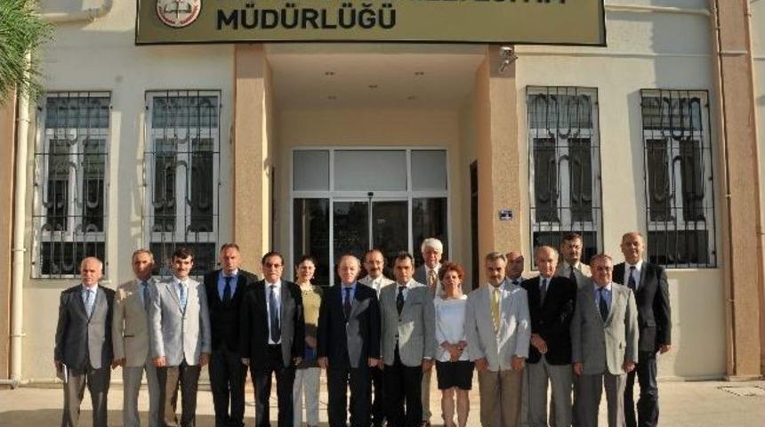 Vali &Ouml;zt&uuml;rk &Ccedil;alışma Ziyaretlerine Devam Ediyor