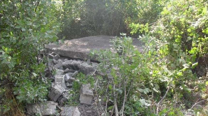 İzmit'te Tinerci Mekanı Yıkıldı