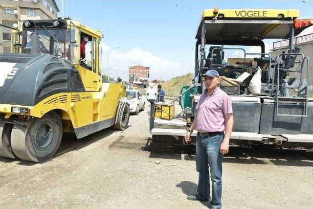 Ş&uuml;kr&uuml; Paşa&rsquo;da Bayrama Kadar Asfaltsız Sokak Kalmayacak 1