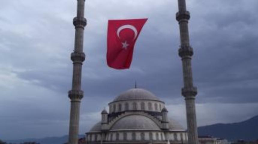 Orhangazi'de Cuma G&uuml;n&uuml; Enderun Usul&uuml; Teravih Namazı Kılınacak