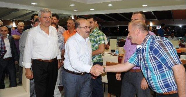 Başkan Gümrükçüoğlu 2.el Oto Galericiler Esnafı İle İftar Yemeğinde Biraraya Geldi