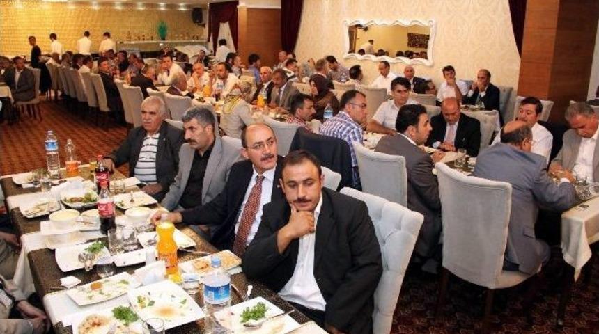 Ak Parti Stk&rsquo;lar İle İftar Yemeğinde Bir Araya Geldi