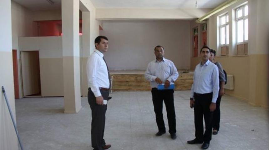 İl &Ouml;zel İdaresi Okul Onarım &Ccedil;alışmalarına Devam Ediyor