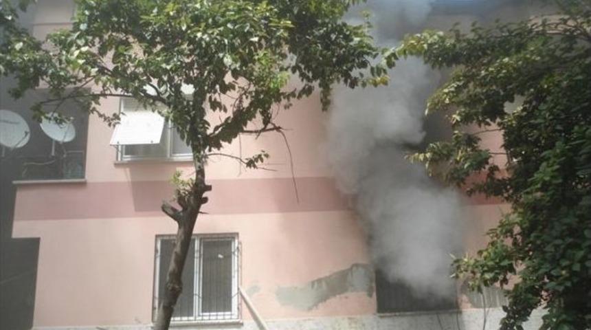 Elektrik Kontağından &Ccedil;ıkan Yangın Korkuttu