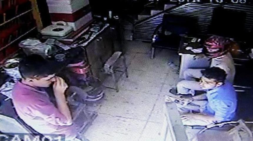 Satır Biletmeye Gittiler, Bilgisayar &Ccedil;aldılar