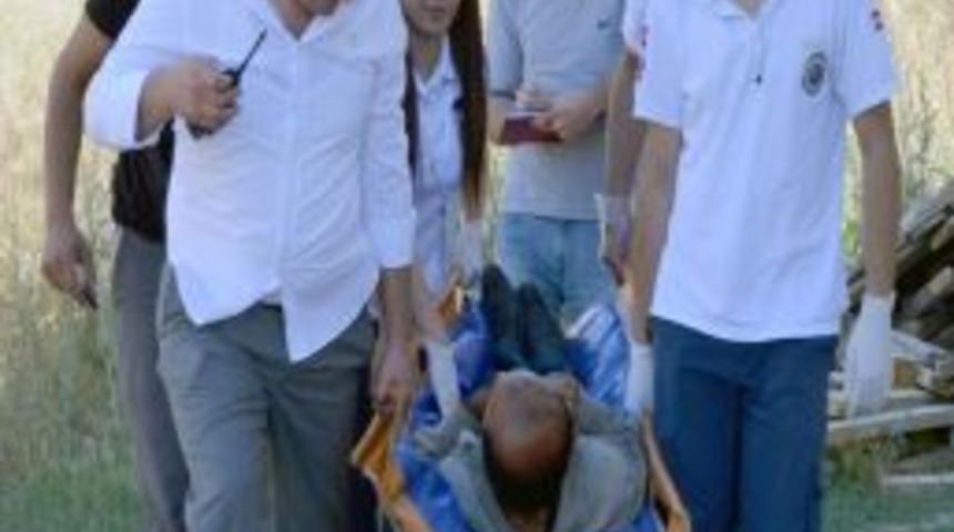 Malatya&rsquo;da Adliye &Ouml;n&uuml;nde Silahlı Saldırı: 1 &Ouml;l&uuml;, 2 Yaralı