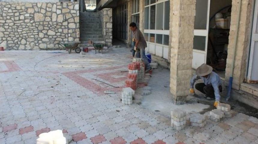 Honaz&rsquo;da Camilerin &Ccedil;evre D&uuml;zenlemesi Yapılıyor