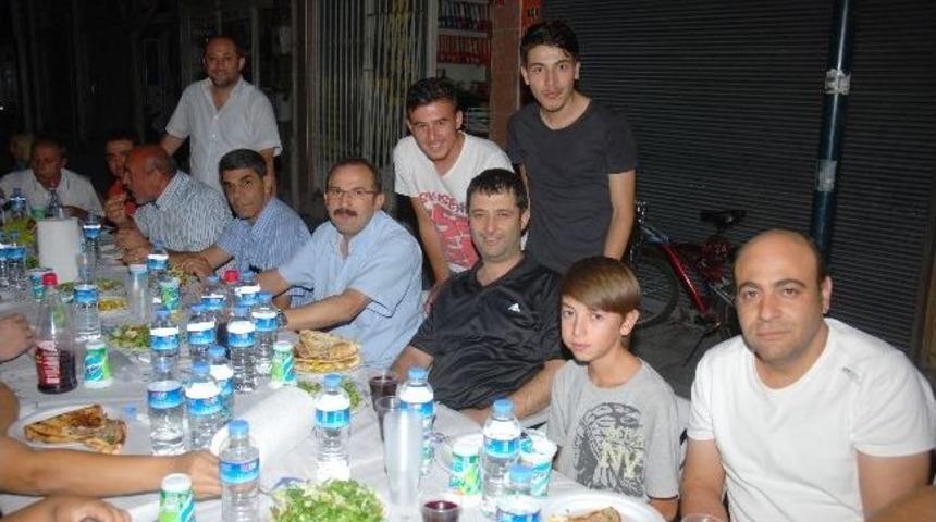 Huzur Sokağı&rsquo;nda İftar Yemeği