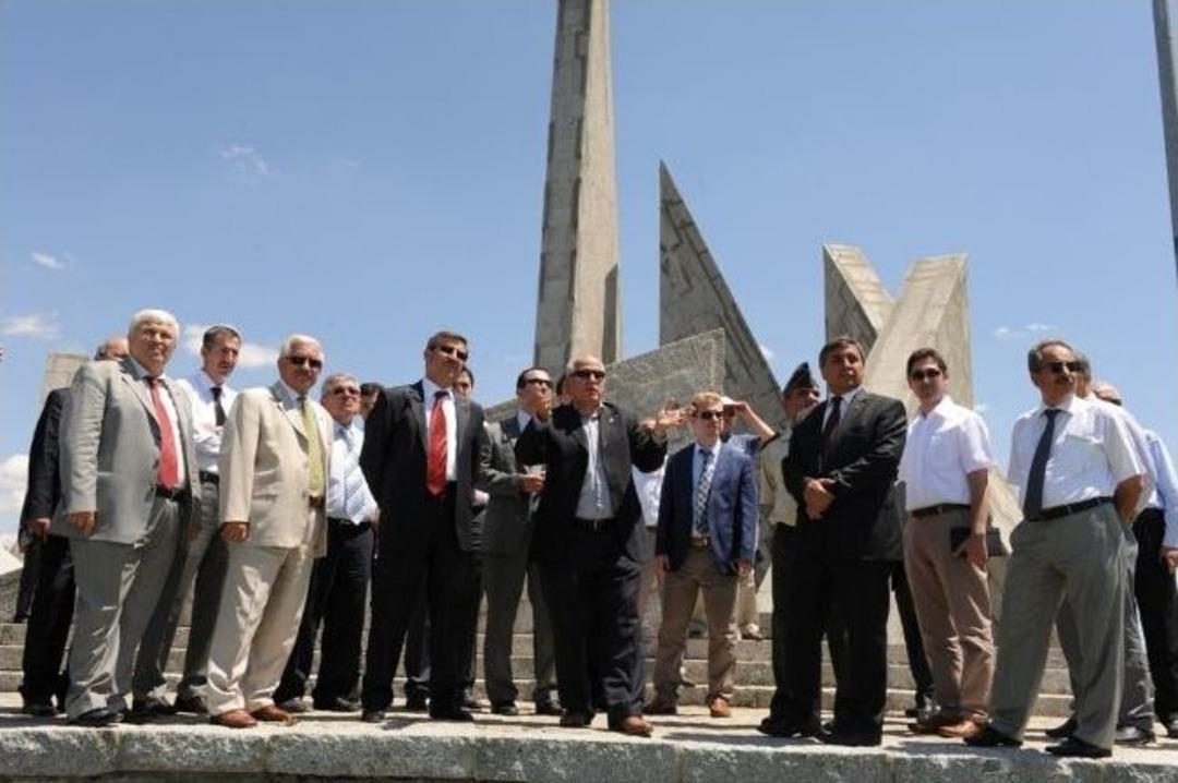 Vali Yılmaz&rsquo;dan Dumlupınar'da...