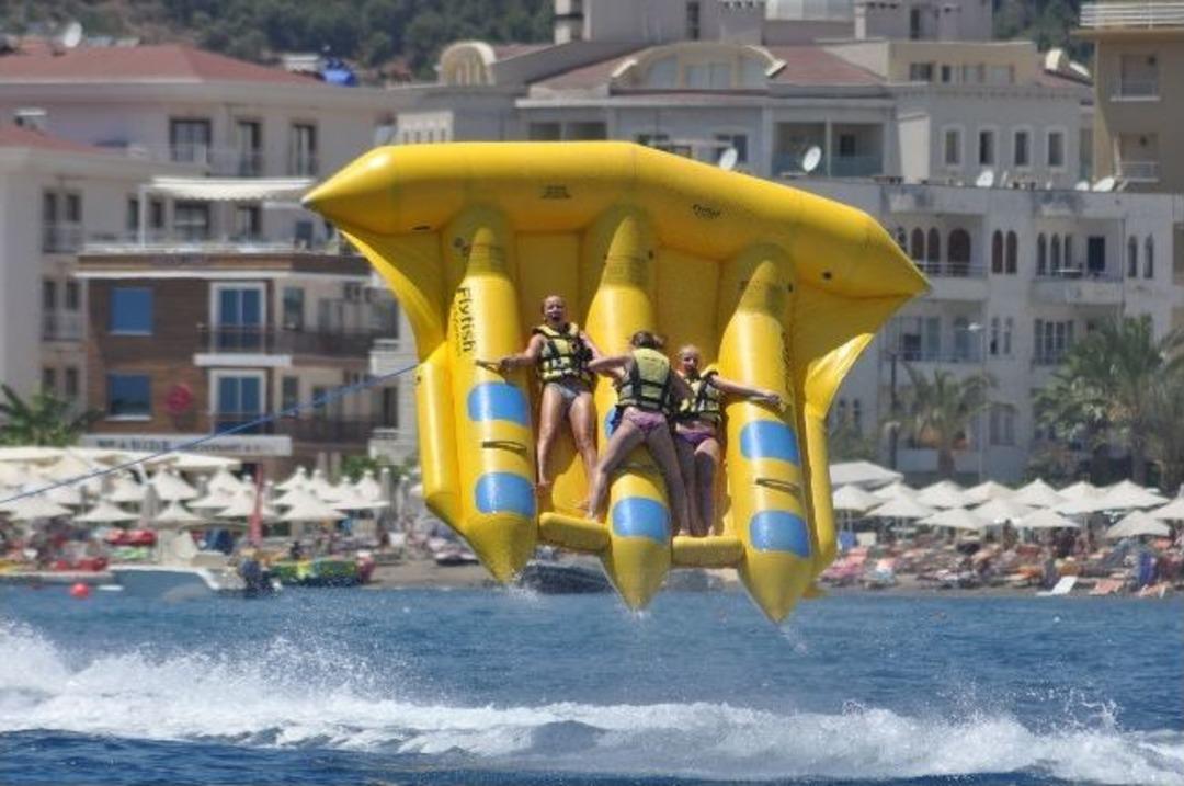 Marmaris'te Tatil Ayakları Yerden Kesiyor