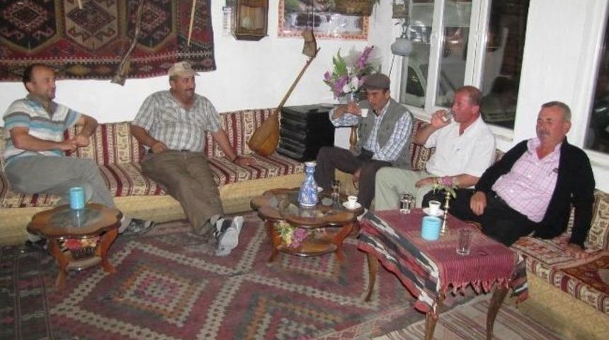 M&uuml;ze Gibi Kahvehane