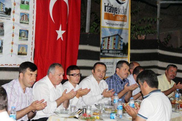 AK Parti Samsun Milletvekili Demir, Öğrenci Yurdunda Iftara Katıldı