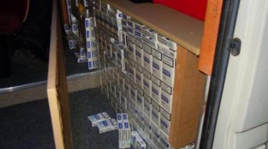 Artvin'de G&uuml;mr&uuml;k Ka&ccedil;ağı Sigara, Akaryakıt Ile Esrar Ele Ge&ccedil;irildi