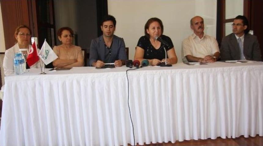 &Uuml;nl&uuml; Sanat&ccedil;ılar Kanser Hastaları İ&ccedil;in Sahneye &Ccedil;ıkacak