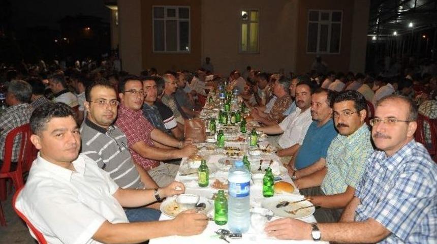 Fakir Ve Muhta&ccedil;lara Yardım Derneği&rsquo;nden Protokole İftar