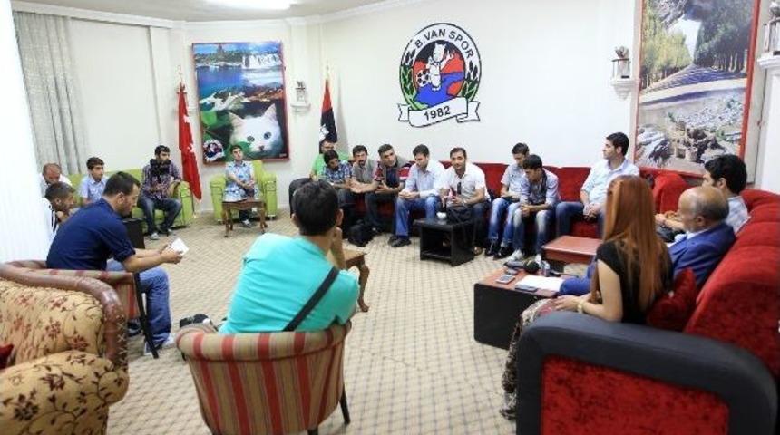 Belediye Vanspor Y&ouml;netimi Basınla İftarda Buluştu