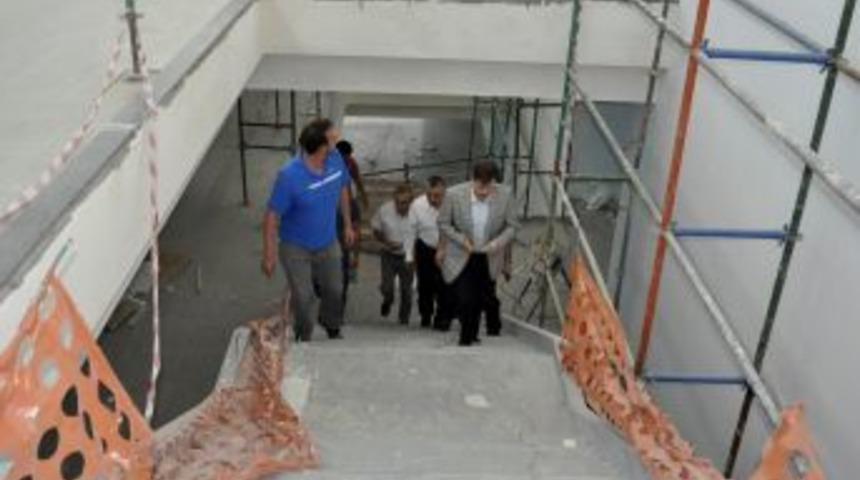 Uşak &Uuml;niversitesi Rekt&ouml;r&uuml; &Ccedil;elik Inşaatlarda Incelemelerde Bulundu