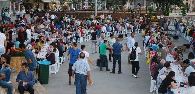 Başkan Aksu, Giresun Maraton Spor Kulübü'nün İftar Yemeğine Katıldı