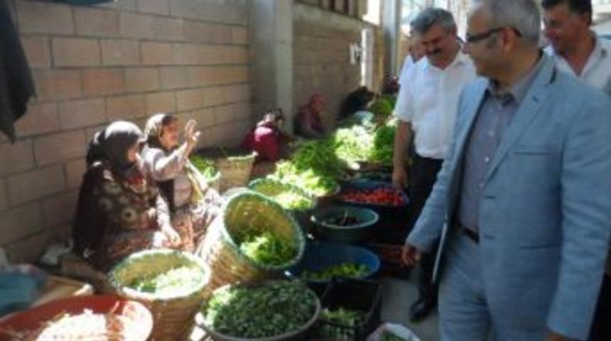 Ercan Candan Kapalı Pazaryerini ziyaret etti