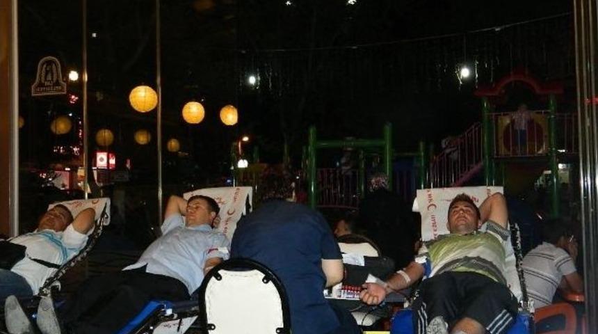 &Ccedil;an&rsquo;da İftar Sonrası Kan Bağışına Devam