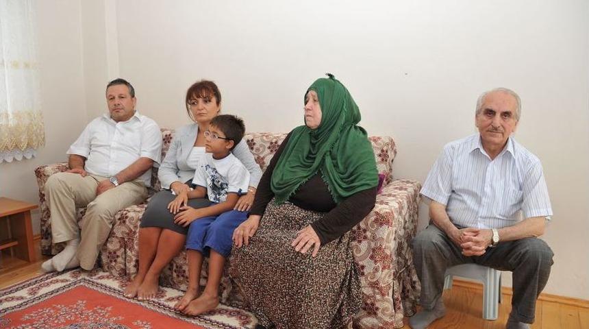 Rekt&ouml;r Attar, 5 Ferdini Trafik Kazasında Kaybeden Aileyi Ziyaret Etti