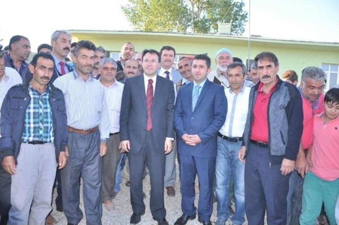 Vali Akdemir İl&ccedil;e Ziyaretlerini S&uuml;rd&uuml;r&uuml;yor