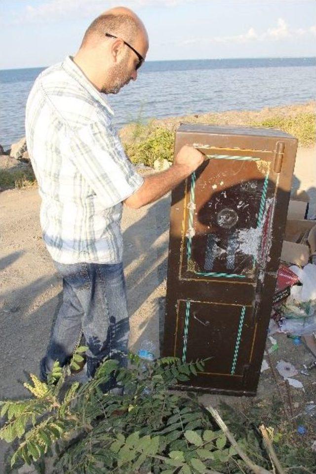 Caminin &Ccedil;elik Para Kasasını &Ccedil;alan 3 Kişi Yakalandı 1