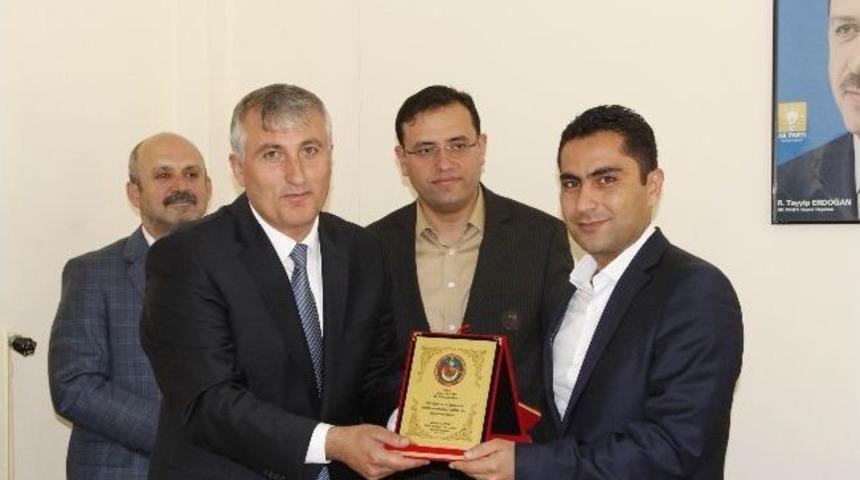 Şehit Ailelerinden Ak Parti&rsquo;ye Teşekk&uuml;r Ziyareti