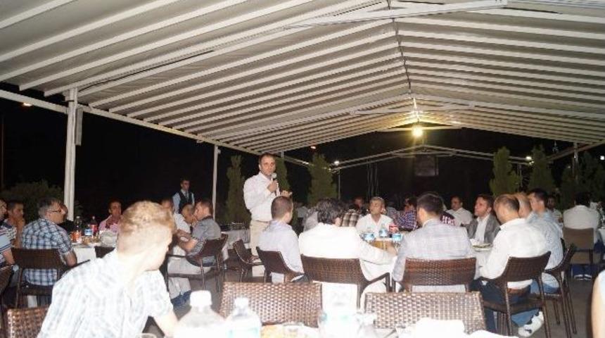 Ak Partili Gen&ccedil;ler İftarda Buluştu