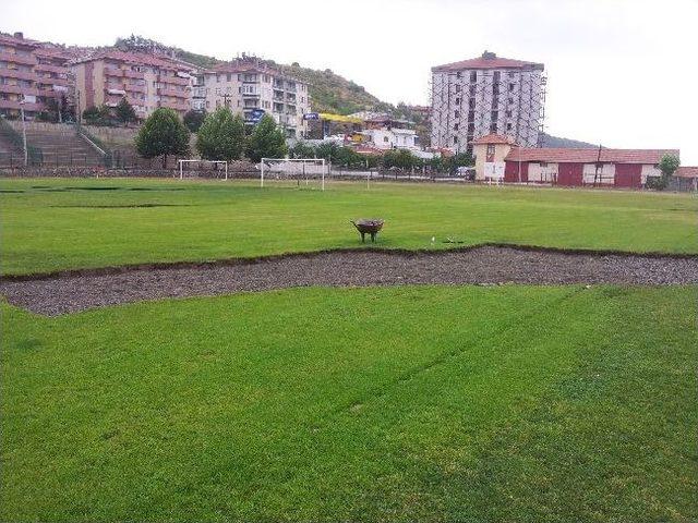 İskilip İlçe Stadyumku Bakıma Alındı