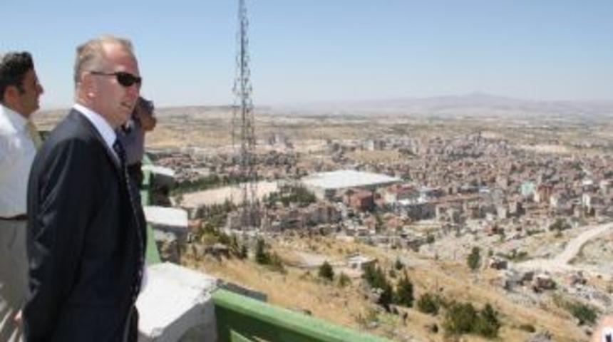 Vali Ceylan, Kent Ormanını Gezdi