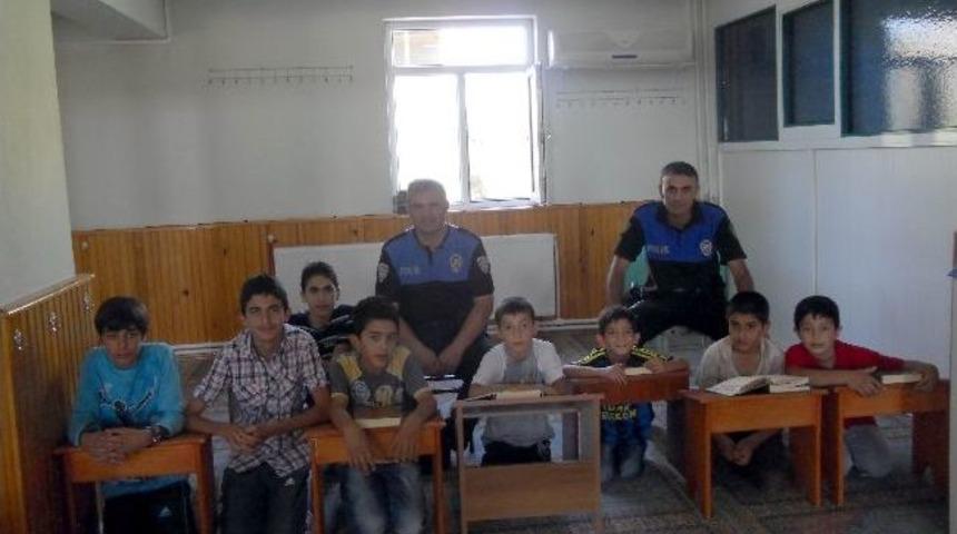 Erzincan Polisi Kuran Kurslarına Seminer