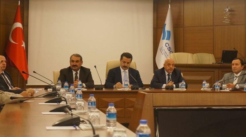 Bakan &Ccedil;elik: Doğum Izni Meselesi Ekim Itibarıyla &Ccedil;&ouml;z&uuml;me Kavuşacak