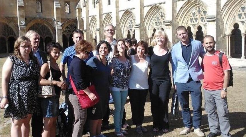 Hk&uuml; İngiltere&rsquo;de Grundtvig&rsquo;de