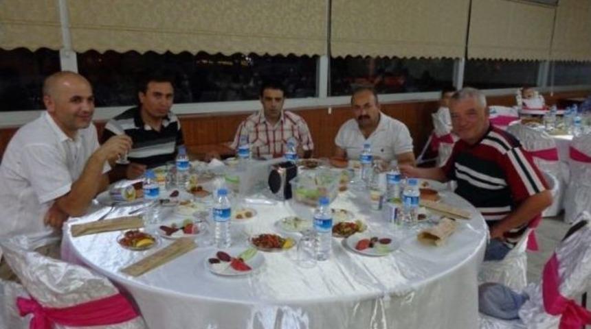 Burhaniye&rsquo;de Eğitimcilere İftar Yemeği
