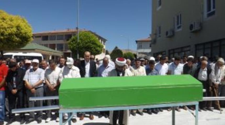 Trafik Kazasında Can Veren Iş Adamı Toprağa Verildi