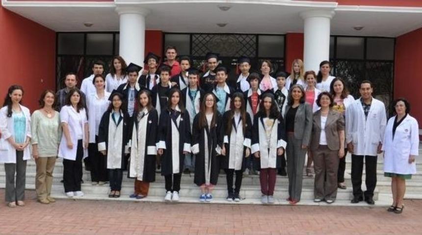 Burhaniye&rsquo;de Bah&ccedil;eşehir Koleji Sbs K&ouml;rfez Şampiyonu Oldu