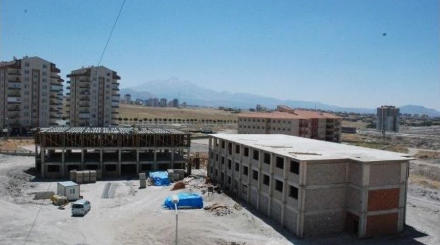 32 Derslikli Okulun İnşaatı Devam Ediyor