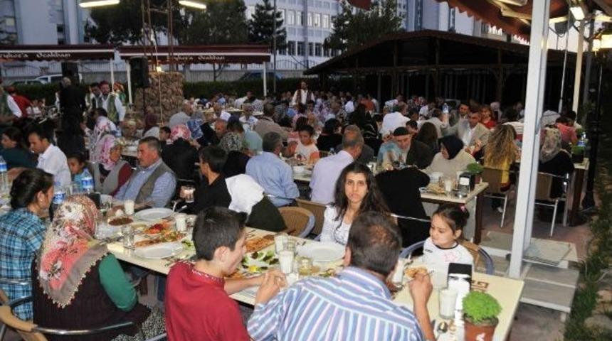 Başkan Akdoğan Şehit Aileleriyle Bir Araya Geldi