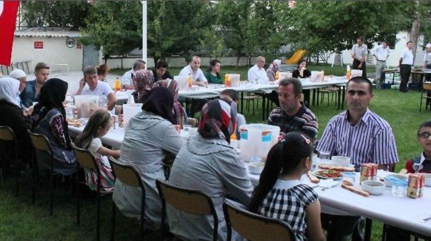 Garnizon Komutanı Mustafa Akyer'den Gazi Ve Şehit Ailelerine İftar