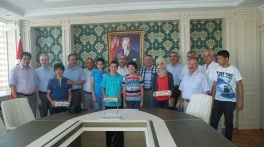 Demirtaş, SBS'de Başarıyı Ödüllendirdi