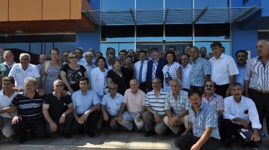 Türel’e Antalyalı Muhtarlar’dan Plaket