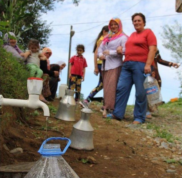 Susuz Köyün Bidonlu Orkestrası