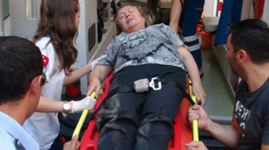 &Uuml;zerlerine otomobil d&uuml;şt&uuml;