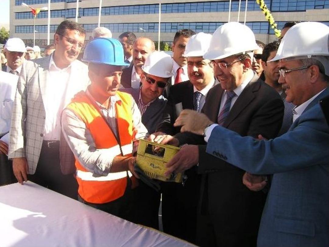 Malatya&rsquo;da Karaciğer Nakli Hastanesi&rsquo;nin Temeli T&ouml;renle Atıldı