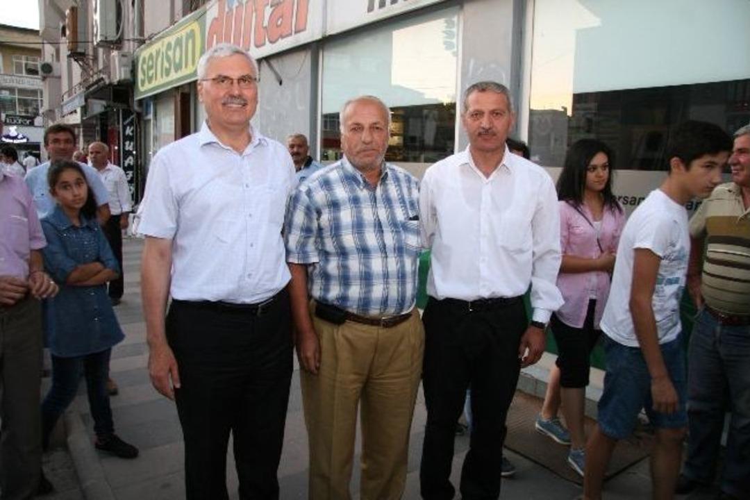 Adapazarı Belediyesi'nin Son İftarına 6 Bin Kişi Katıldı