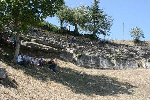 Tarihi Konuralp’te Tarihi Kazı Başladı