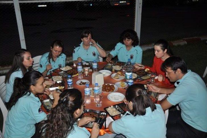 Salihli Protokolü Tutuklu Ve Hükümlülerle İftar Açtı G5